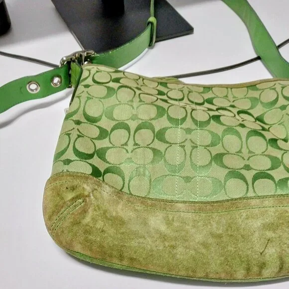 COACH Neon Lime Green Signature Monogram Soho Y2K Bag RARE Color Tassel 9362 - Picture 4 of 16